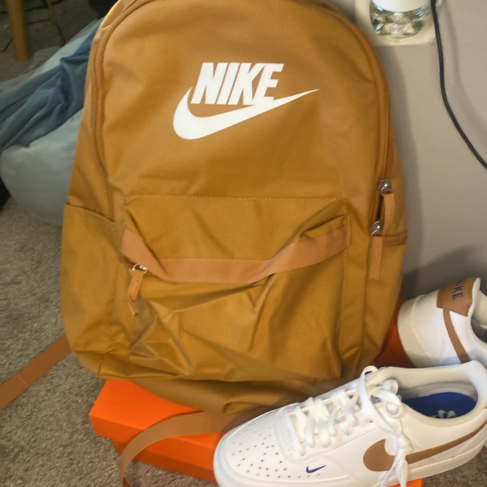 Nike Heritage Backpack - Picture 12 of 16